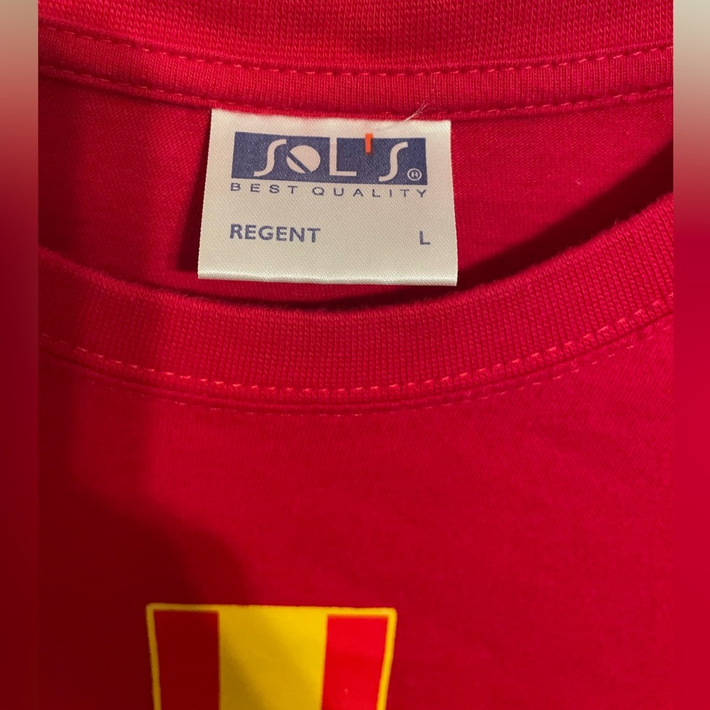 Men’s España (Spain) Souvenir T-shirt. Size Lg (fits more like a medium) - Picture 3 of 4